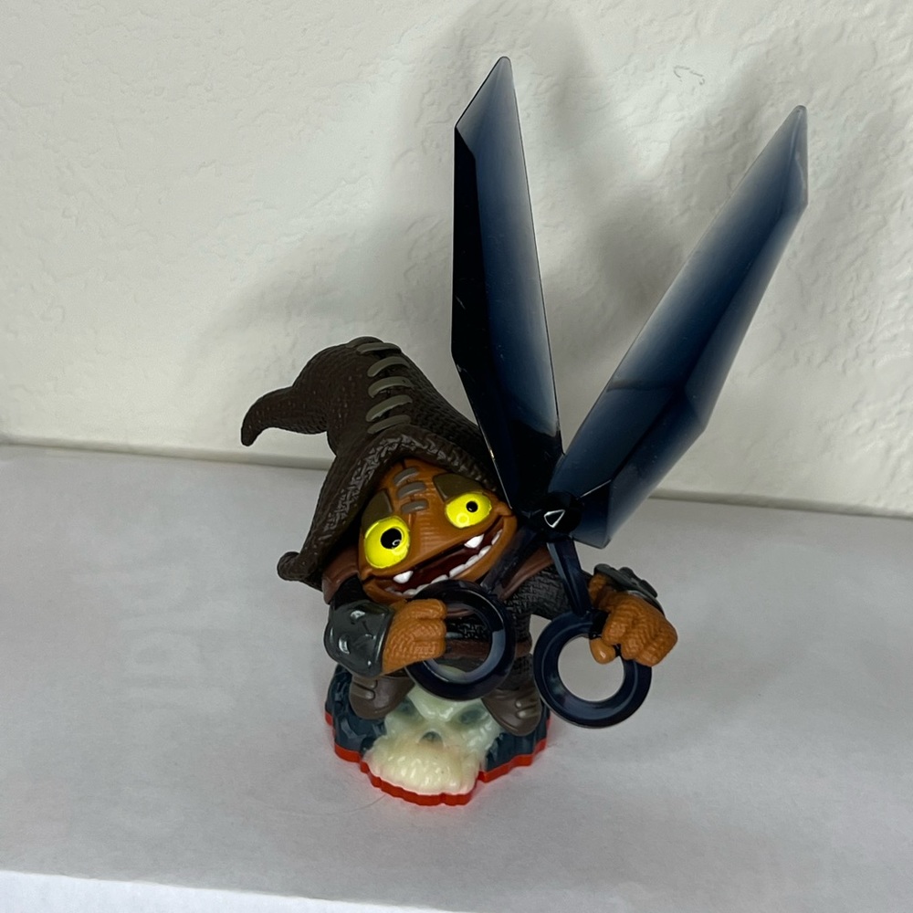 Skylanders Trap Team Short Cut Undead Trap Master Skylander.